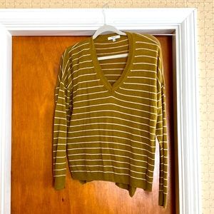 Madewell size M sheer lightweight sweater. Love this hazel color.